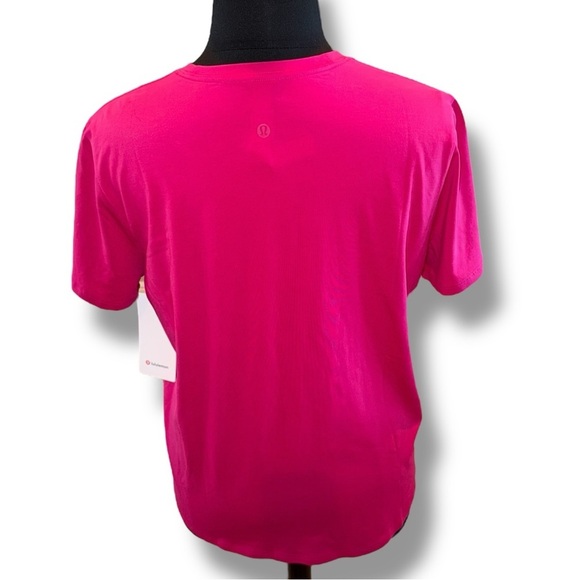 NWT LULULEMON Love Curved-Hem Crewneck T-Shirt - Passionate 16 - Picture 4 of 13